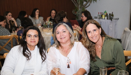  Martha Valadez, Cheli Faz y Adriana Pedroza.
