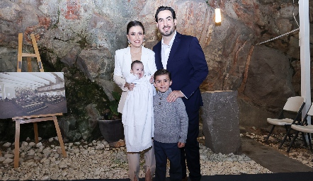  María José Hernández, Gerardo Chevaile, Alenca Chevaile Hernández y Patricio Ueltschi.