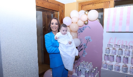  Silvia Chevaile y su nieta Alenca Chevaile Hernández.