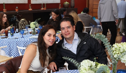  Alejandra Rosales y Gabriel García.