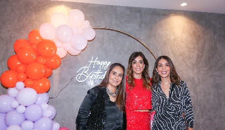  Fernanda Torres con sus hermanas.