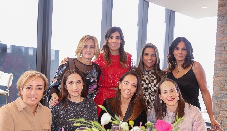  Karina Ramos, Genoveva Flores, Silvia Aguilar, Fernanda Torres, Paulina, Marimontse González, Claudia Artolózaga y Fer Moreno.