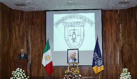  Director de la Facultad de Derecho, Lic. Germán Pedroza.