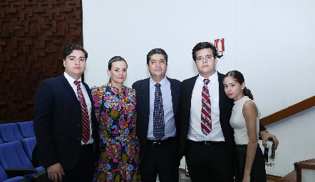  Juan Manuel González, Mónica Portillo, Juan Manuel González, Sebastián González y Mónica González.