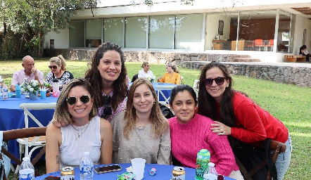  Paola Arévalo, Irene Galindo, Claudia Reyes, Estefanía López y Cristina Castañares.