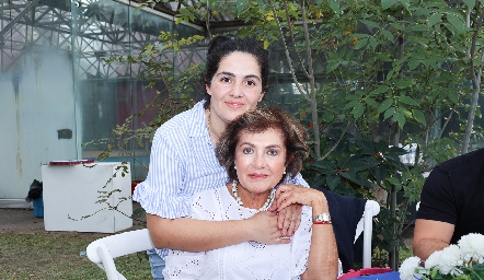  María José Velázquez y María Zendejas.