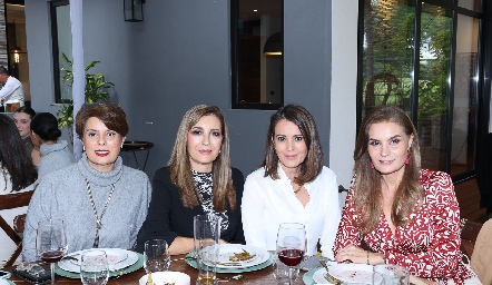  Vero Reynoso, Carmina Reynoso, Silvia Reynoso y Sandra Reynoso.