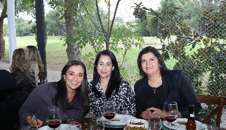  Mayra Hampshire, Adriana Teniente y Bere.