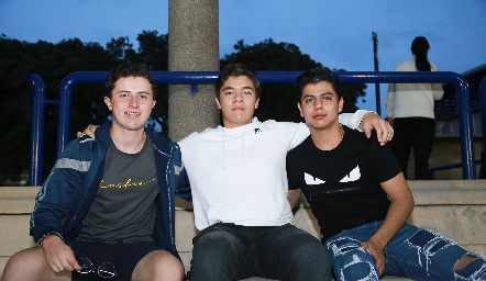  Amaury, Mathew y Santiago.