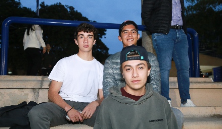  Alan de la Paz, Santiago Ayala y Benjamín García.