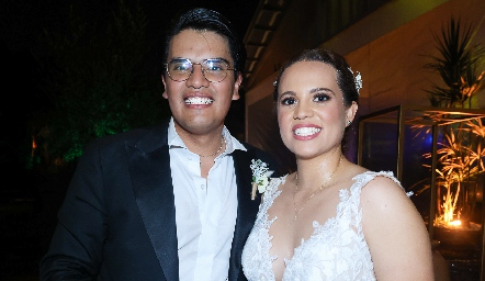  Adrián Muñoz y Tere Ricavar, ya son esposos.