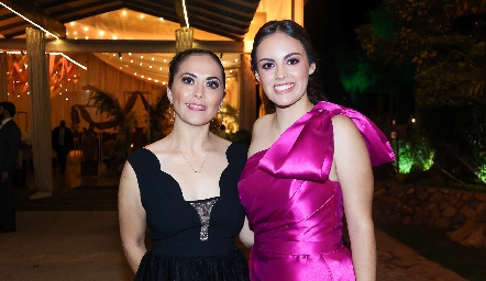  Martha González y Martha Ricavar.