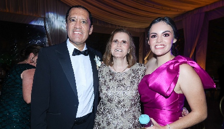  Armando Ricavar, María Elena Scanlan y Martha Ricavar.