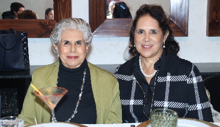  Lupita Treviño y Beatriz Treviño.