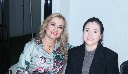  Silvia Carrillo y Silvia Lomelí.