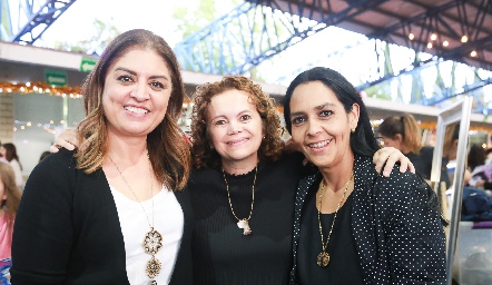  Claudia Suarez, Gaby González y Ceci Padilla.