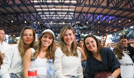  Marcela Torres, Macarena Gómez, Vero y Marifer Ramírez.