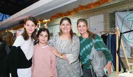  Fer Gutiérrez, Majo Gutiérrez, Patricia Duque y Lourdes López.