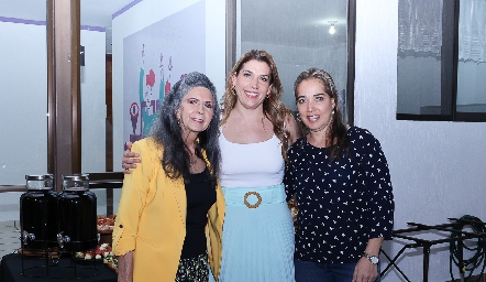  Yolanda Rubín, Alejandra Jiménez y Carla Rubín.