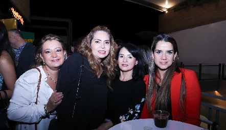  Erika Rodríguez, Claudia Juárez, Blanca y Laura.