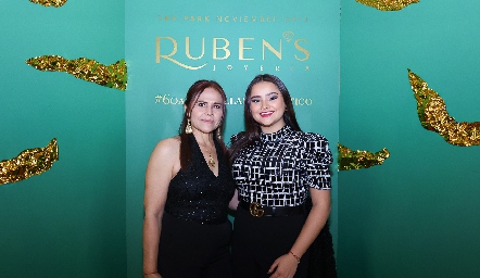  Alma Duarte y Victoria Flores.