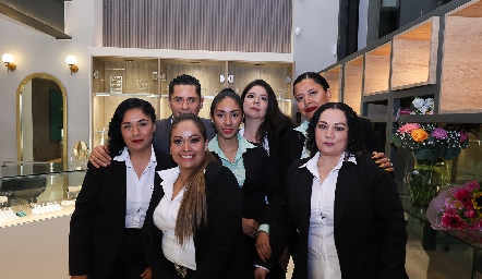  Jennifer, Roxana, Maribel, Rubén Flores, Julieta, Adelaida y Josefina.