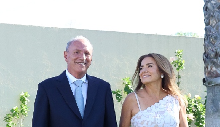  José Ramón Garza y Patricia Acosta.