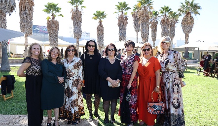  Las amigas de la novia.