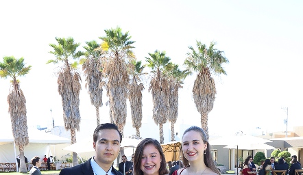  Eduardo, Irene y Martha Narváez Chaires.