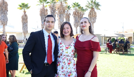  Eduardo, Irene y Martha Narváez Chaires.