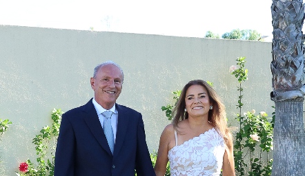  José Ramón Garza y Patricia Acosta.