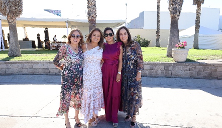 Las hermanas Gloria, Patricia, Laura y Ana Luisa Acosta Jasso.