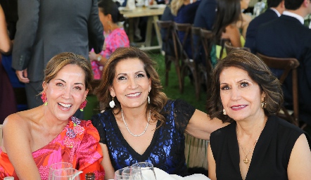  Ana Sol Carrera, Guadalupe Carrera y Belinda Carrera.