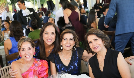  Ana Sol Carrera, Margot Carrera, Guadalupe Carrera y Belinda Carrera.