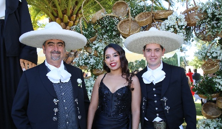  Mauricio González, Tere Ashlei y Paco González.