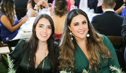  Elizabeth González y Ana Gaby Maza.