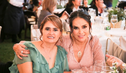  Carmenchu Arellano y Marily de Tobías.