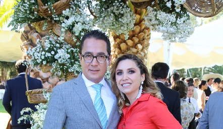  Carlos Mario Hernández e Itzel Acosta.