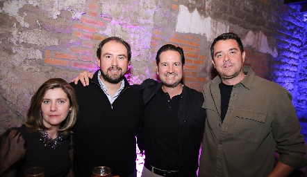  Elisa, Carlos Fernández, Héctor Vázquez y Daniel Benavente.