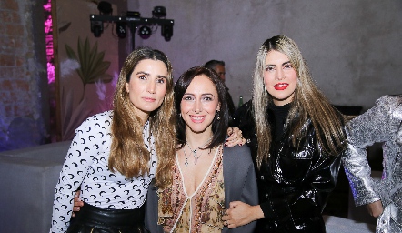  Lourdes Orozco, Sandra Aldrete y Mariana Berrones.