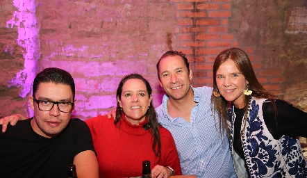  Saúl, Pili, José Ramón y Sofía.