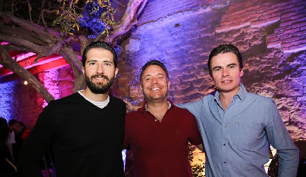  Jaime Hernández, Jorge Hernández y Juan Carlos Flores.