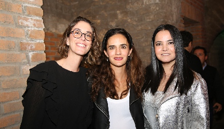  Patsy Dávila, Mariana Vivanco y Mariana Meade.