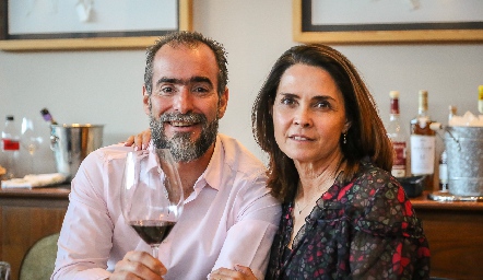  Manuel González y Fernanda Félix