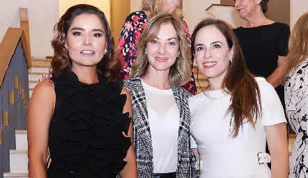  Lorena Torres, Ale López y Diana Compean, ex reinas del Deportivo.