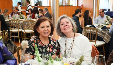  Pilar Castro y Martha Harris.