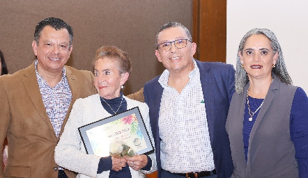  Antonio Aguilar Presidente del Deportivo, Anita Rodríguez de Palacios, Luis Rodríguez y Gaby Udave.