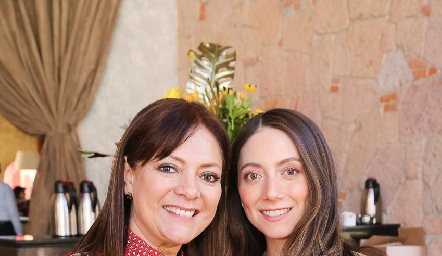  Alejandra Zulaica y Nayelli Maya.