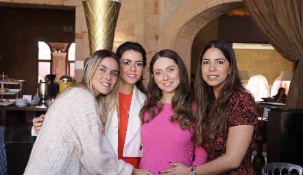  Joselyn Córdova, Victoria Álvarez, Nayelli Maya y Adriana estrada.