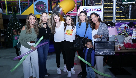  Priscila, Cinthia González, Andrea Fernández, Ale Díaz de León, Bárbara Berrones y Gloria Leal.